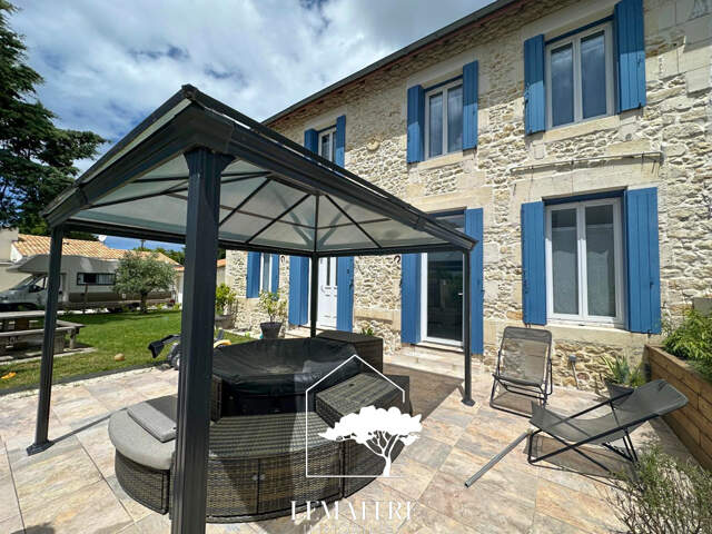 Charmante maison charentaise rénovée à Les Mathes - Proche — photo du bien