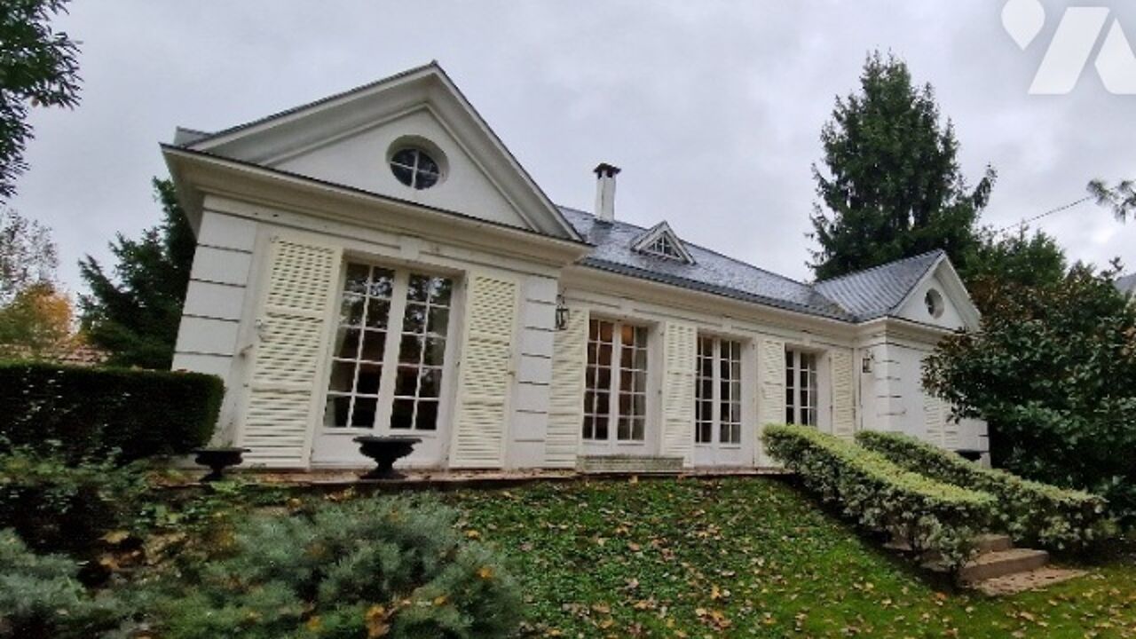 maison 9 pièces 216 m2 à vendre à La Celle-Saint-Cloud (78170)