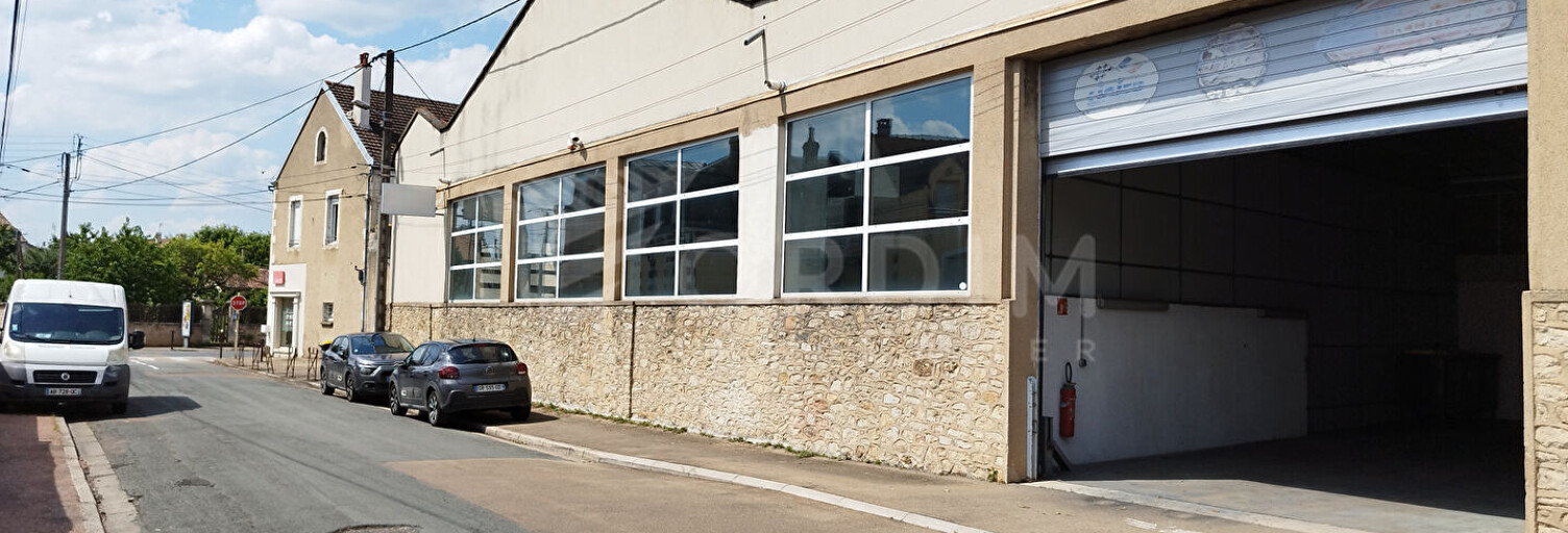 Commerce  800 m² à louer à Auxerre (89000)