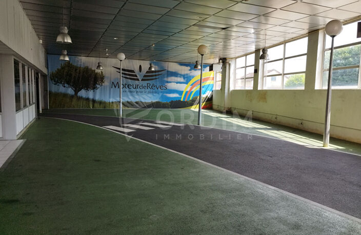 AUXERRE - PROCHE HYPERMARCHE LECLERC - BATIMENT COMMERCIAL DE 800M² — photo 4