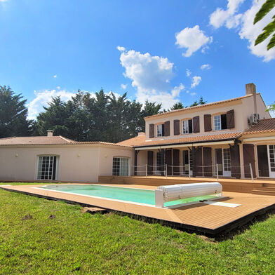 Maison 10 pièces 748000 €