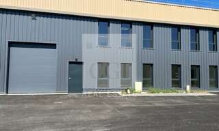 Commerce  293 m² à louer à Genay (69730)