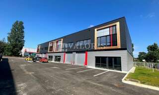 Commerce  2038 m² à louer à Saint-Quentin-Fallavier (38070)