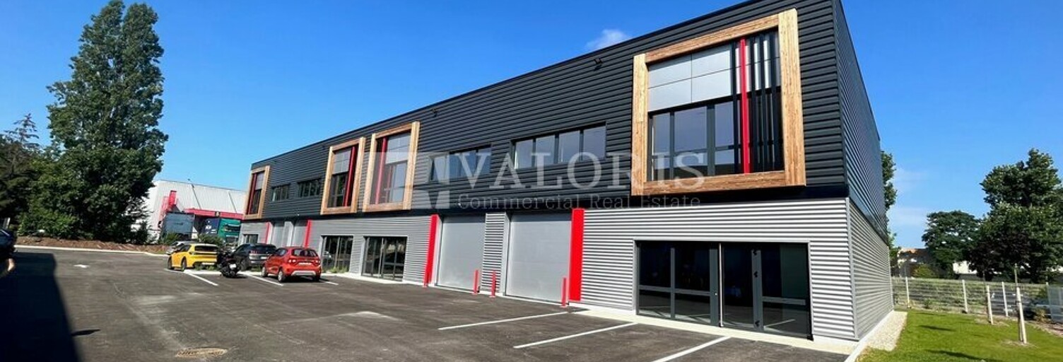 Commerce  2038 m² à louer à Saint-Quentin-Fallavier (38070)
