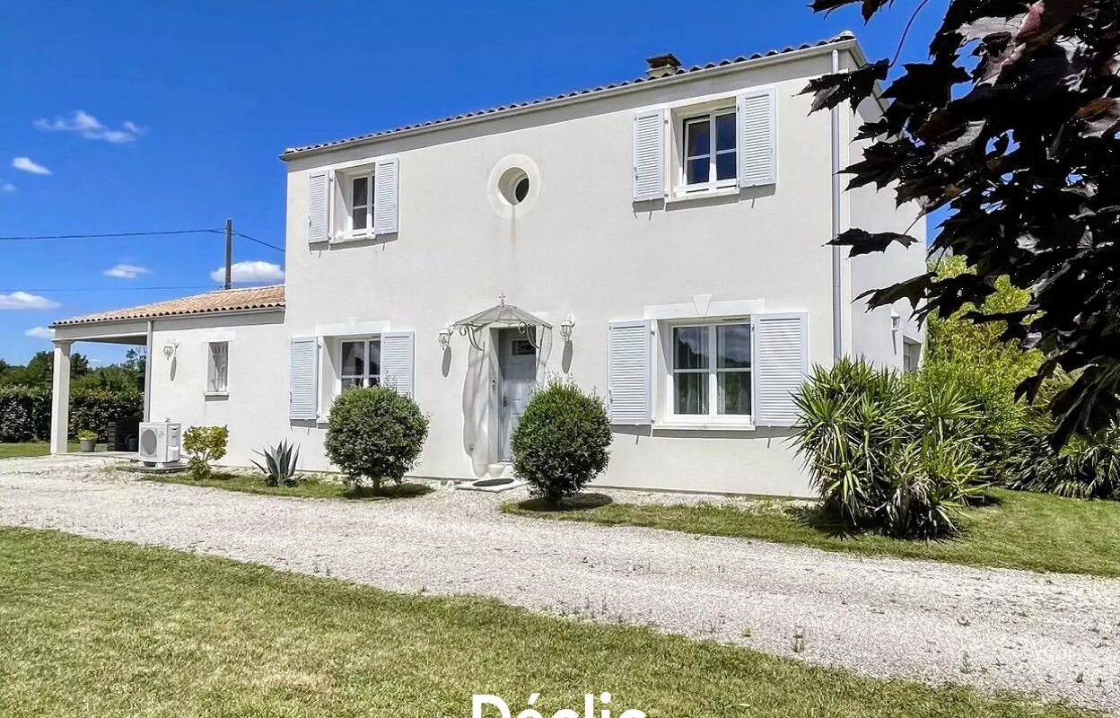 maison 6 pièces 146 m2 à vendre à Saint-Césaire (17770)