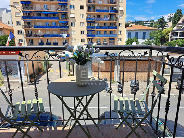 NICE OUEST MAISON jumelée Nice 3 pièces 72 m2 proche plage / ... — photo du bien