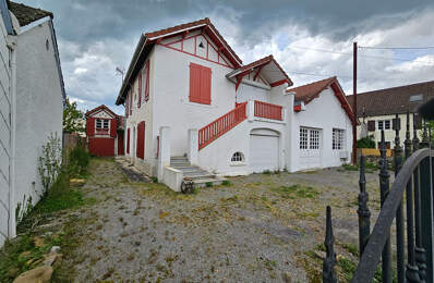 GAN CENTRE -  MAISON DE VILLE ANCIENNE AVEC DEPENDANCE — photo du bien