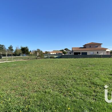 Terrain 843 m²