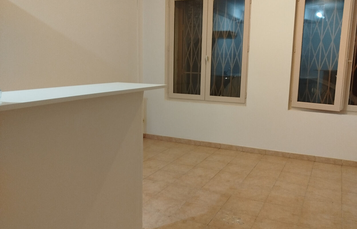 appartement 2 pièces 31 m2 à louer à Lézan (30350)