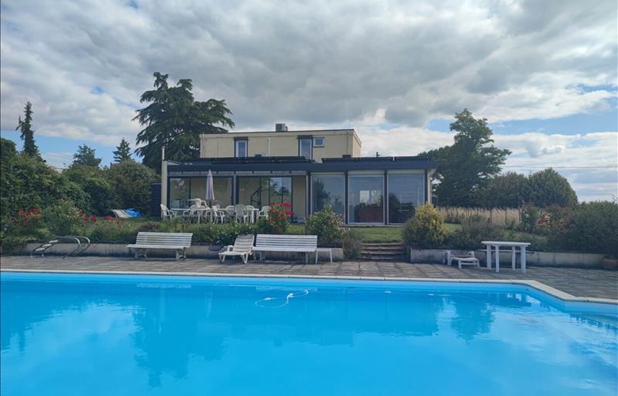 maison 9 pièces 208 m2 à vendre à Chalais (16210)