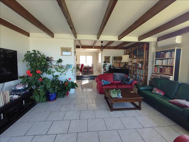 Contemporaine de 9 pièces principales — photo 1