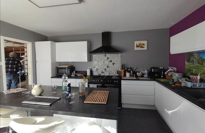 Contemporaine de 9 pièces principales — photo 4