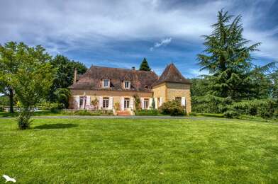 Maison 9 pièces 621775 €