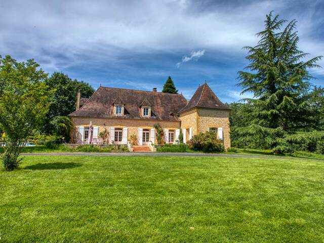Périgourdine de 9 pièces principales — photo du bien