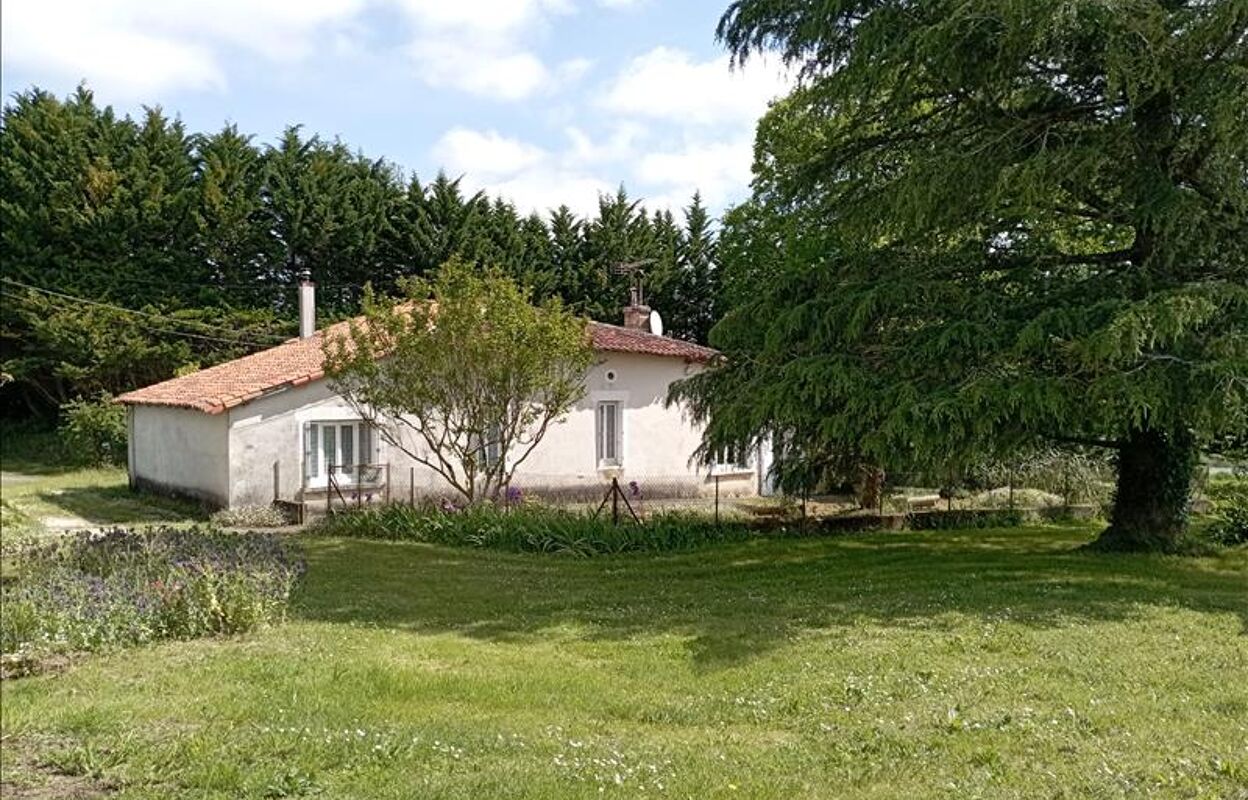 maison 4 pièces 106 m2 à vendre à Saint-Maigrin (17520)