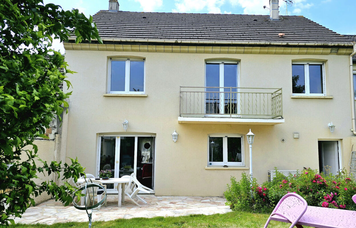 maison 6 pièces 130 m2 à vendre à Saint-Cyr-l'École (78210)