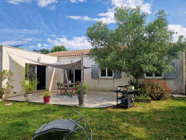 Maison familiale avec piscine — photo du bien