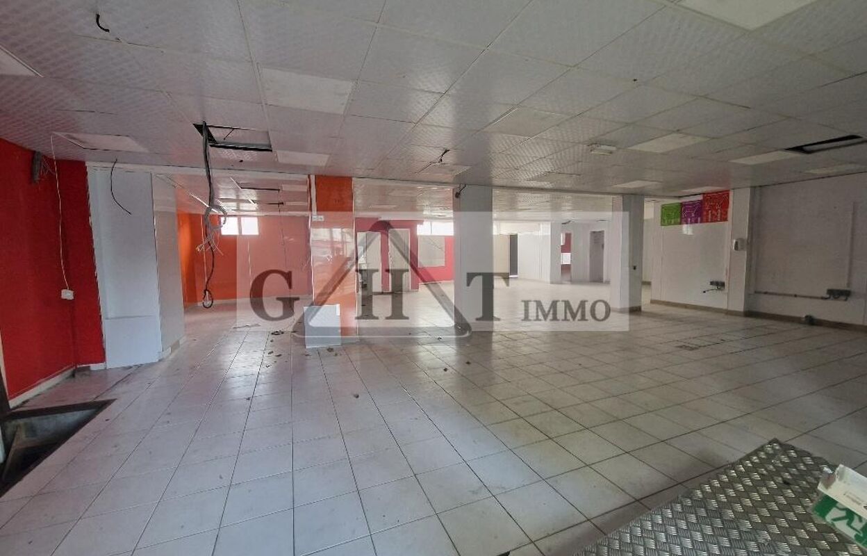 commerce  pièces 300 m2 à vendre à Pantin (93500)