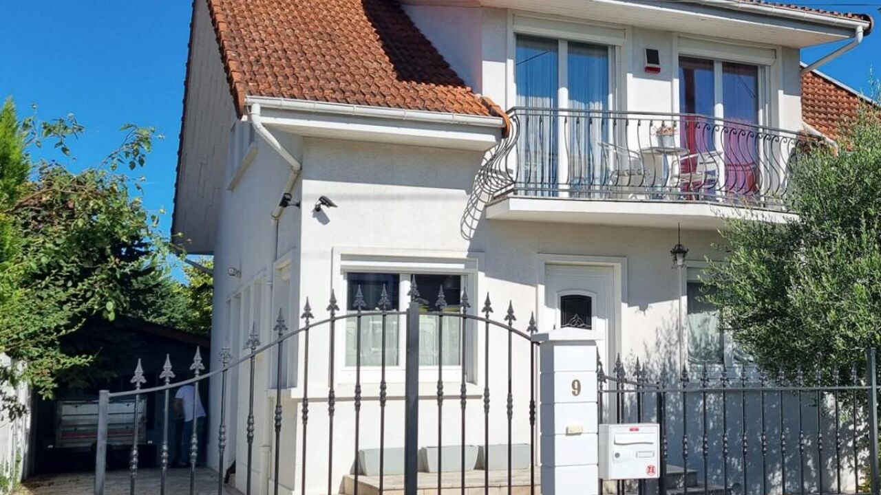 maison 5 pièces 137 m2 à vendre à Sainte-Geneviève-des-Bois (91700)