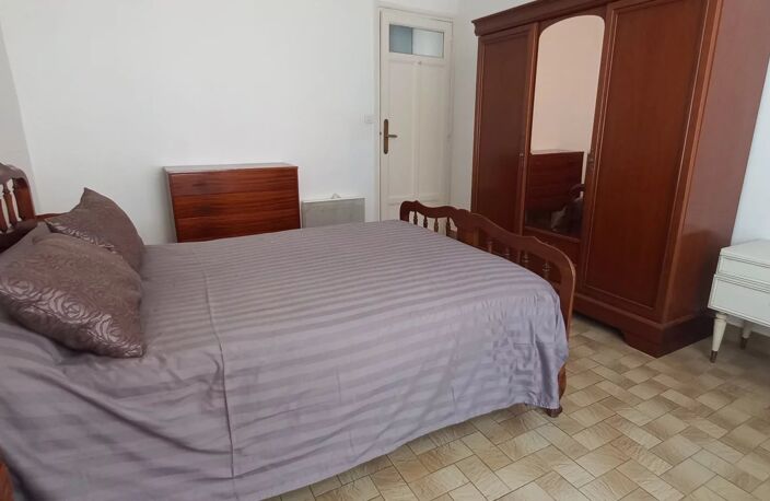 EXCLUSIVITÉ - APPARTEMENT AJACCIO place MIOT  T4 82M² — photo 4