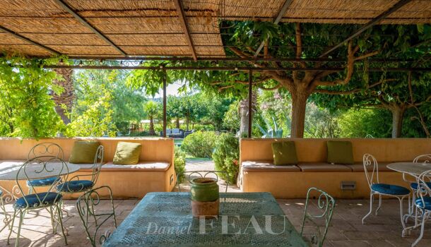 Villa / Maison 15 pièces  à vendre Saint-Cyr-sur-Mer 83270