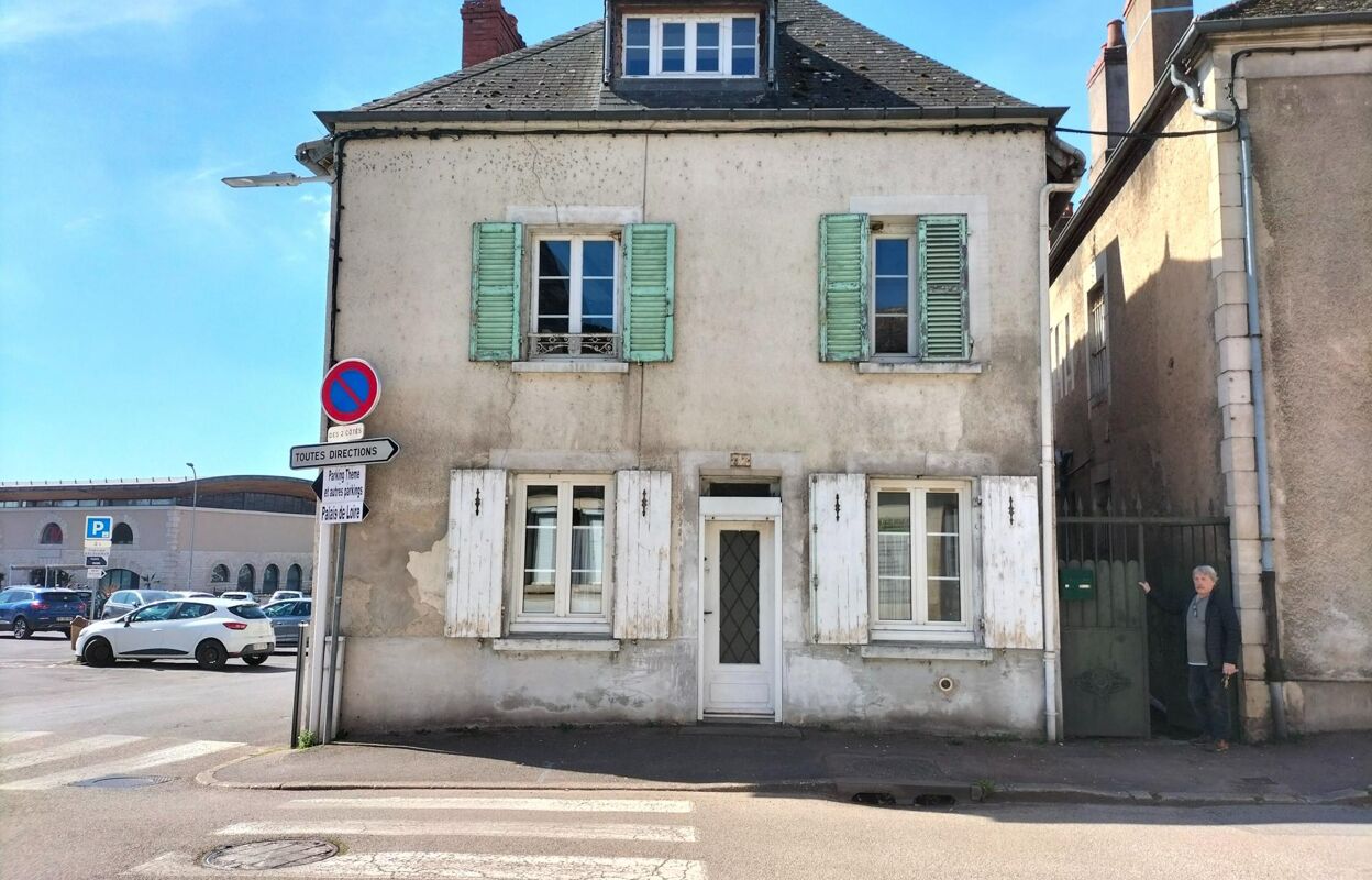 immeuble  pièces 92 m2 à vendre à Cosne-Cours-sur-Loire (58200)