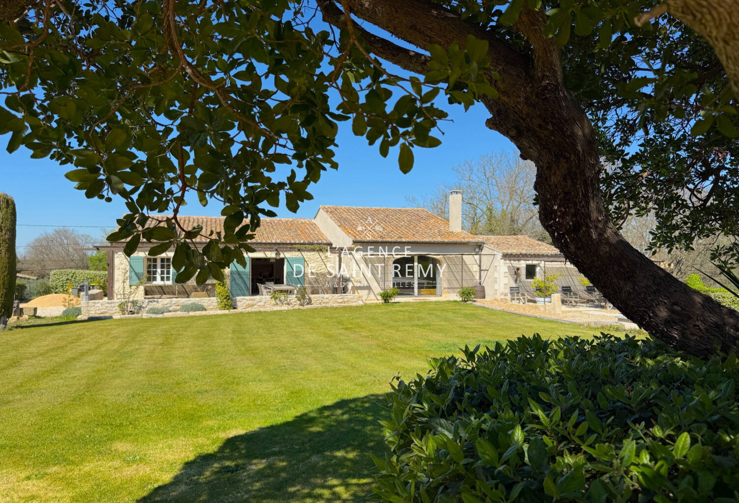 Maison à vendre Saint-Rémy-de-Provence - propriété avec vue Al — photo 1