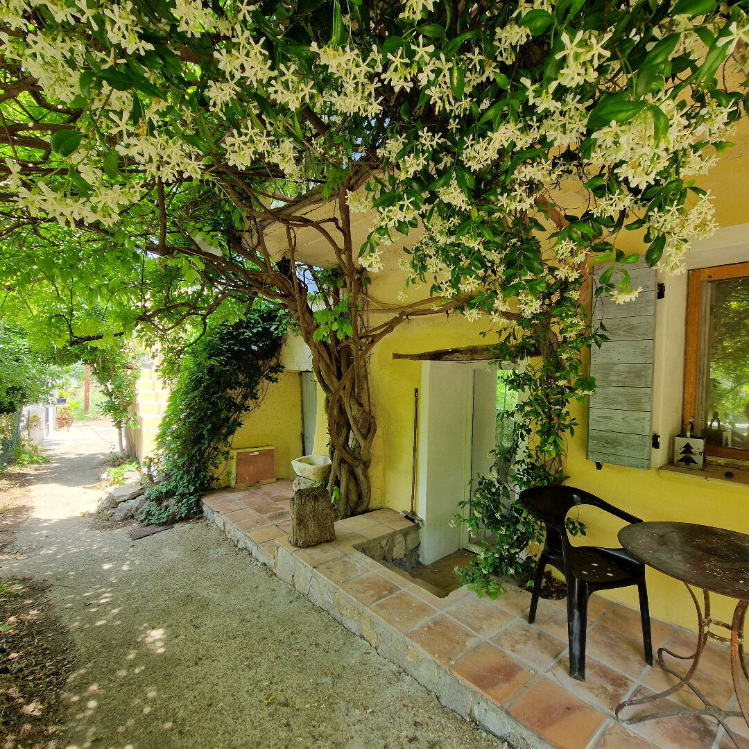 Villa / Maison  T4 à vendre Saint-Antonin-du-Var 83510