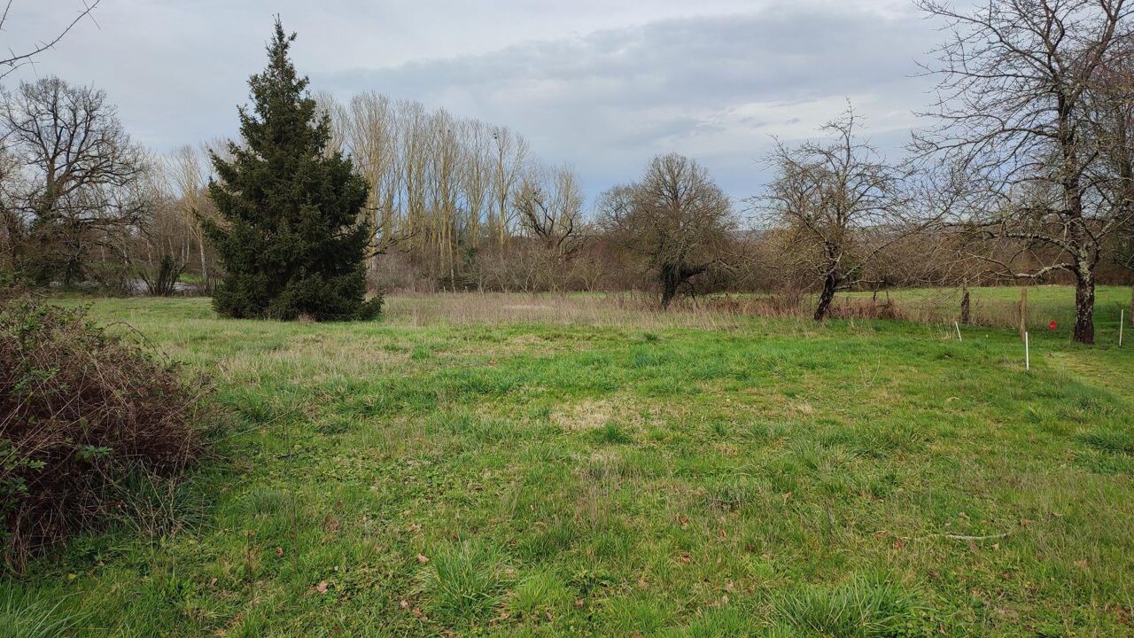 terrain  pièces 12530 m2 à vendre à Le Vigeant (86150)