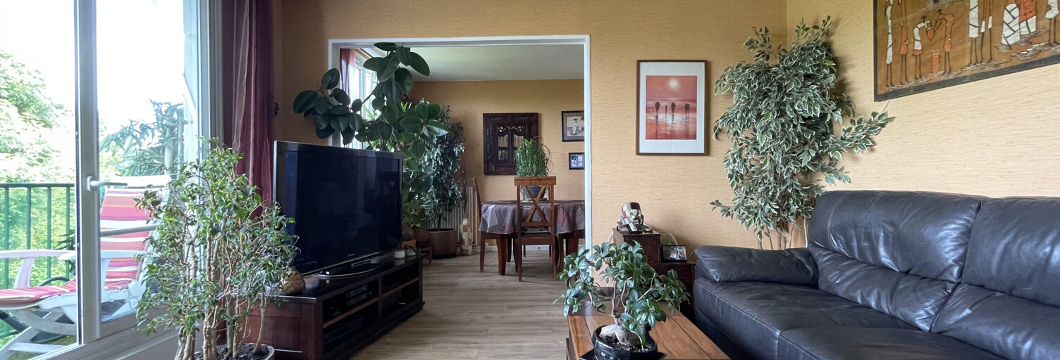 Appartement 6 Pièces 97 m² à vendre à Neauphle-le-Château (78640)