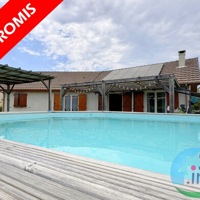 Maison 6 pièces 240000 €