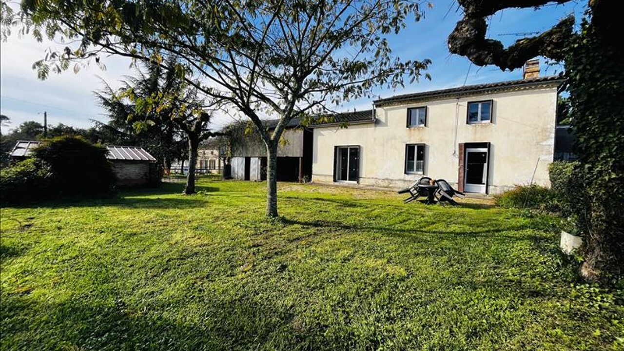 maison 2 pièces 70 m2 à vendre à Saint-Martin-de-Coux (17360)