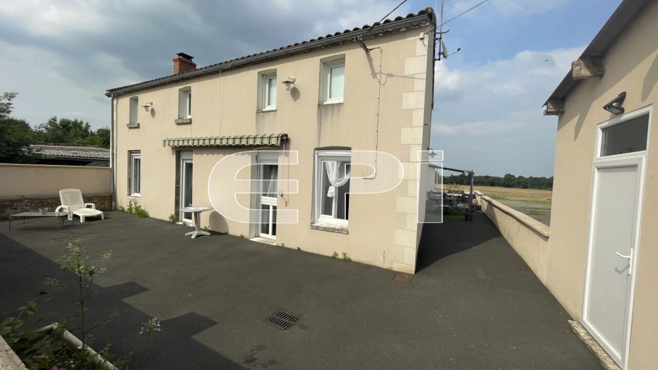 maison 7 pièces 175 m2 à vendre à Thouars (79100)