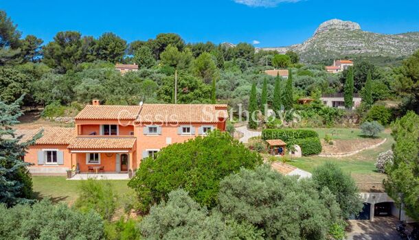 Villa / Maison 8 pièces  à vendre Aubagne 13400