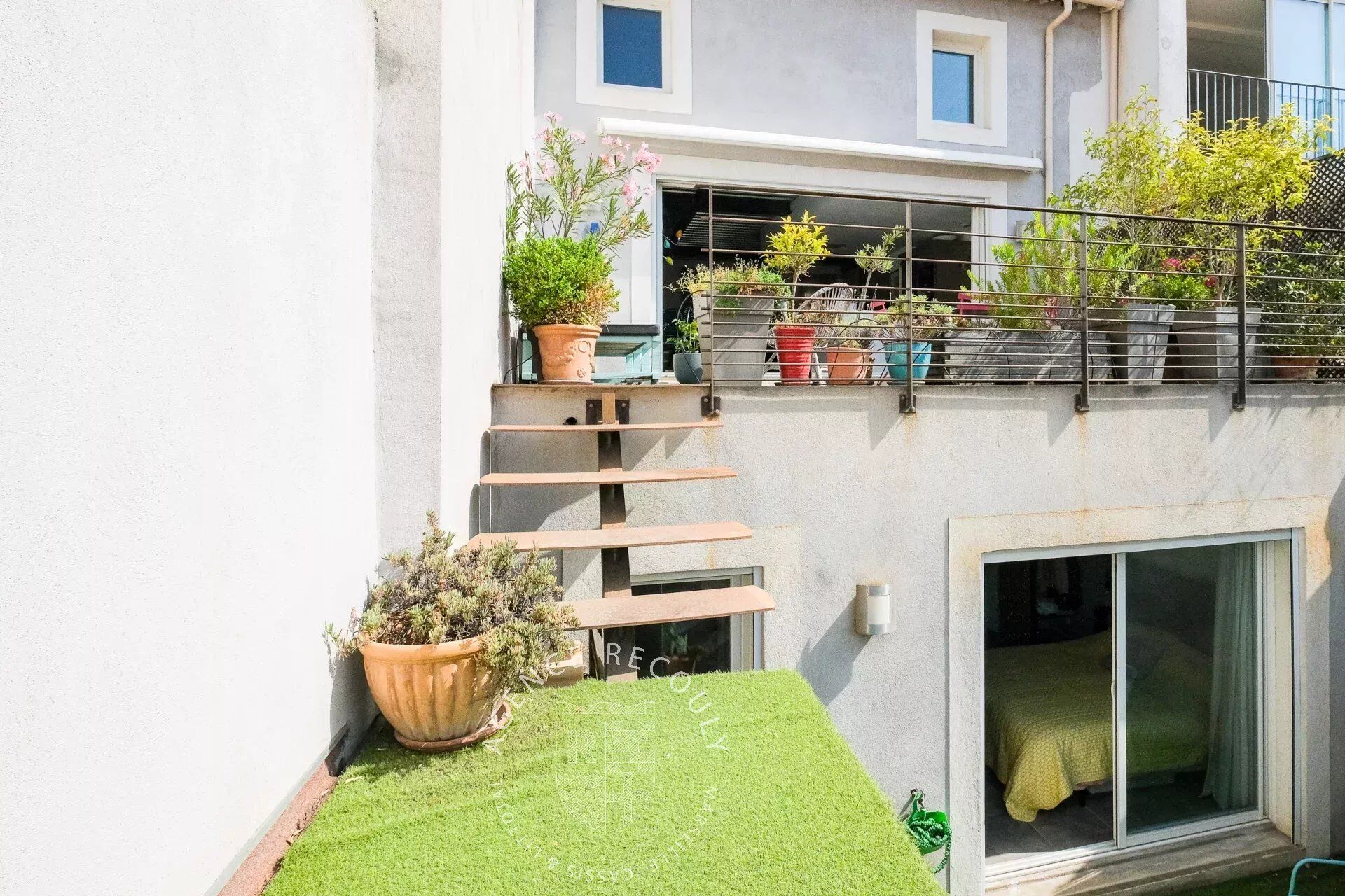 Villa / Maison 4 pièces  à vendre Marseille 6eme 13006