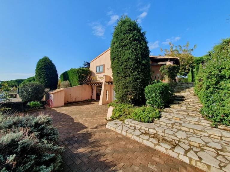 Villa familiale avec piscine et garage — photo 1