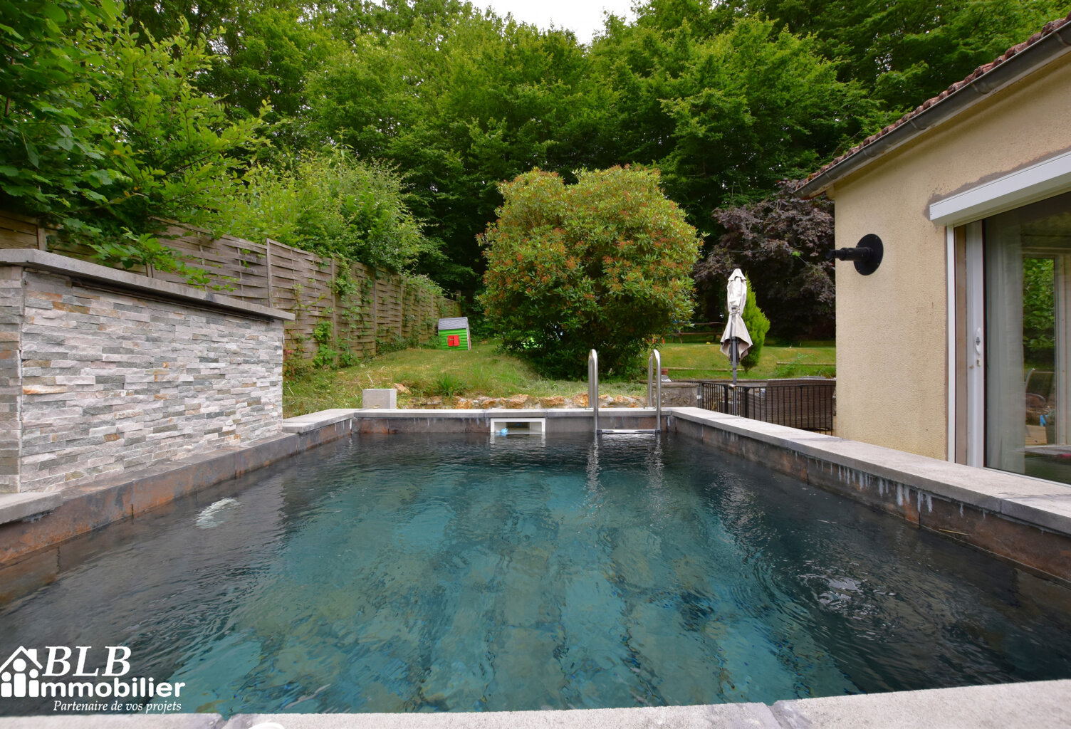 78320 LEVIS SAINT NOM  Agréable maison 4 pièces sur une parc — photo 1