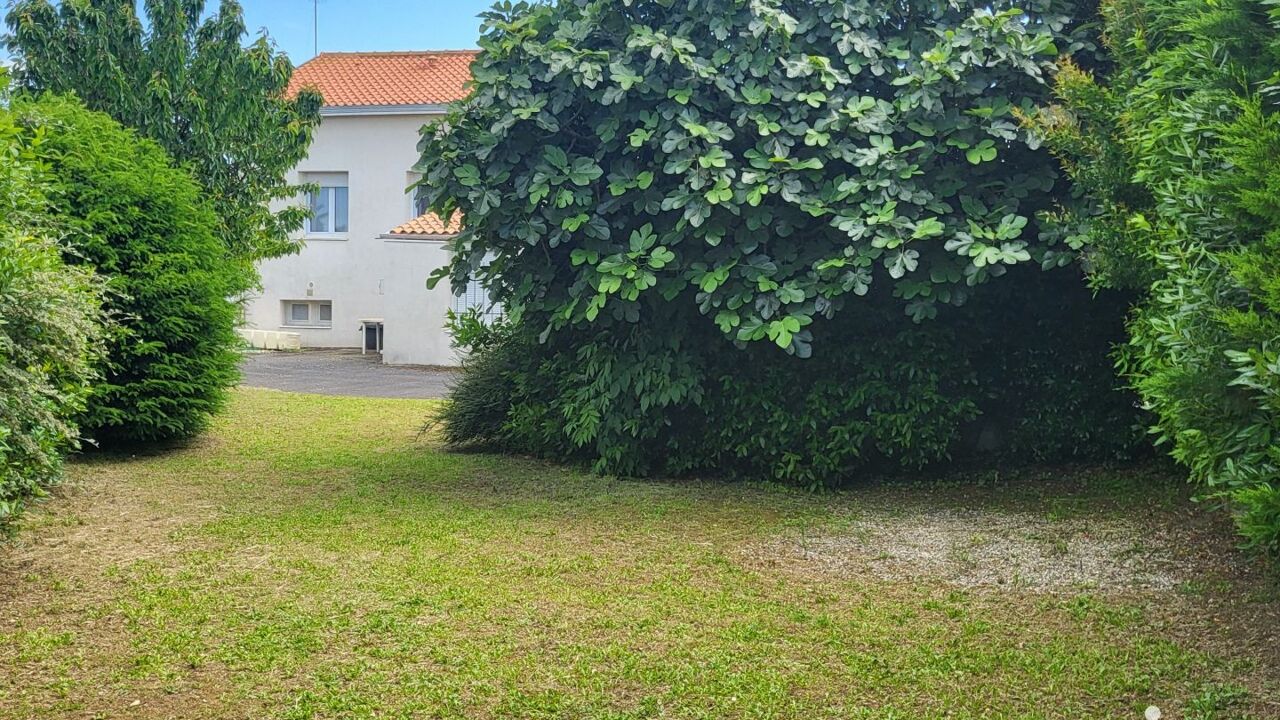 immeuble  pièces 170 m2 à vendre à Angoulins (17690)