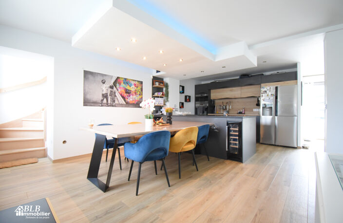 MAISON 5 CHAMBRES + 1 BUREAU - 184,25 m2 - BESSIERES - MAURE — photo 4