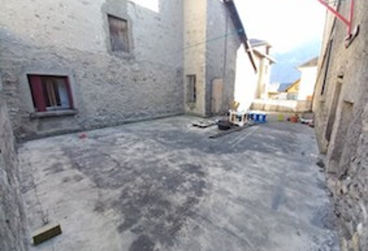 SAINT JULIEN MONTDENIS Maison de village 123 m2 + Belle terrasse de 80 m2 env. composée de 2 appartements indépendants — photo 1