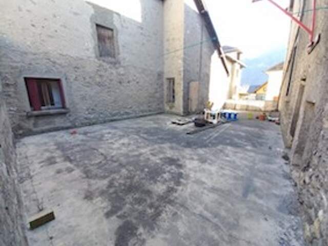 SAINT JULIEN MONTDENIS Maison de village 123 m2 + Belle terrasse de 80 m2 env. composée de 2 appartements indépendants — photo du bien
