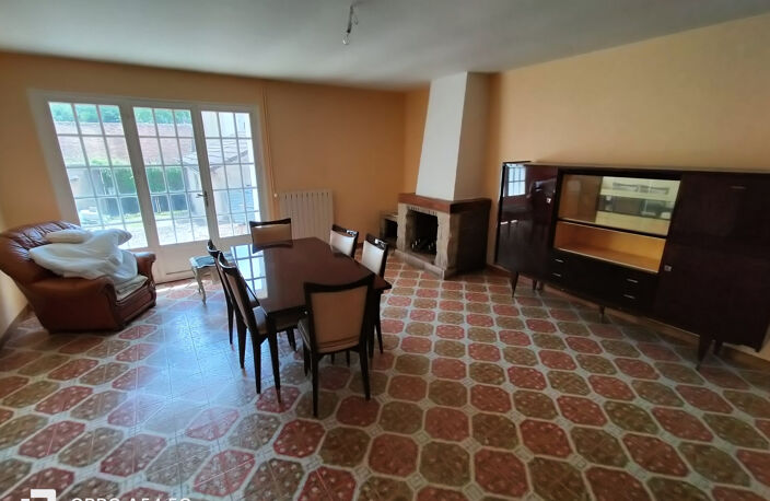 MAISON DE VILLAGE EST DE SENS,3 CHAMBRES, 686M2 TERRAIN — photo 2