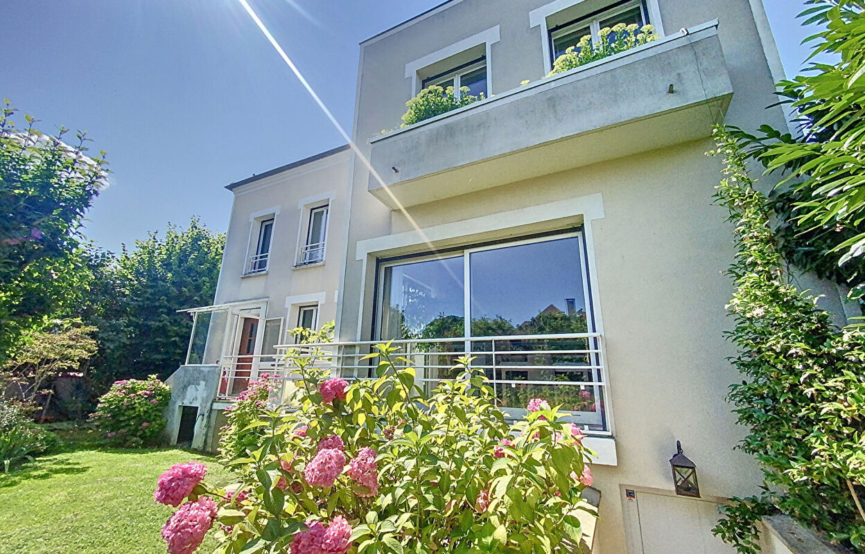 maison 8 pièces 205 m2 à vendre à Saint-Maur-des-Fossés (94100)