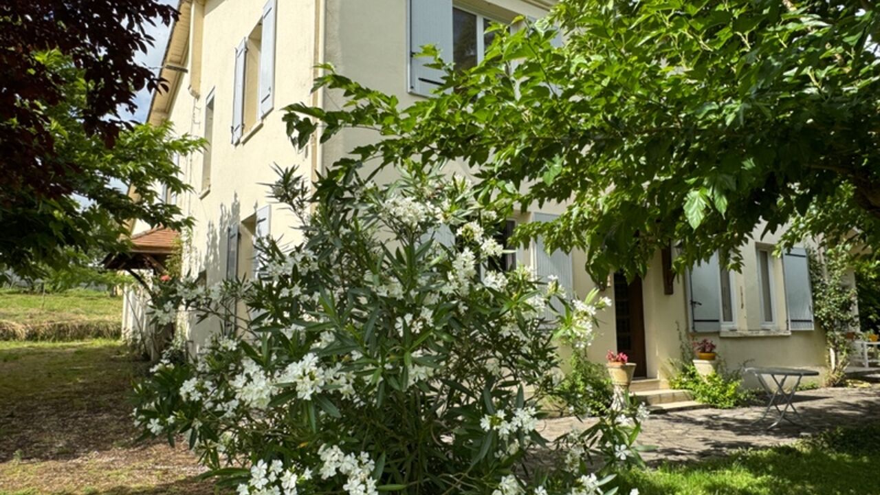 maison 8 pièces 220 m2 à vendre à Saint-Vivien-de-Monségur (33580)