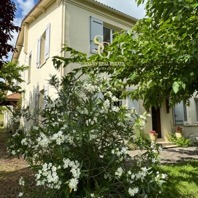 Maison 8 pièces 220 m²