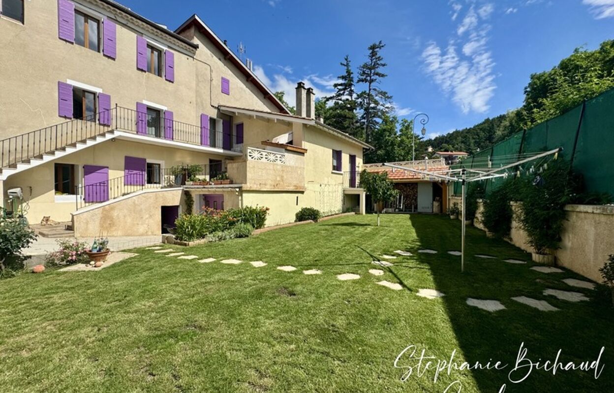 maison 13 pièces 231 m2 à vendre à Aspres-sur-Buëch (05140)