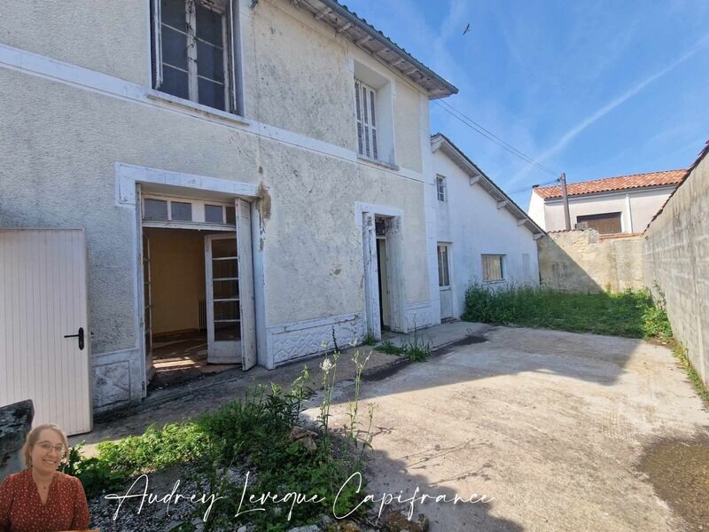 Villa / Maison 7 pièces  à vendre Surgères 17700