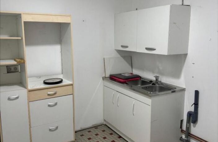 Gondecourt, local professionnel idéalement placé, 82m2, grand ha — photo 2