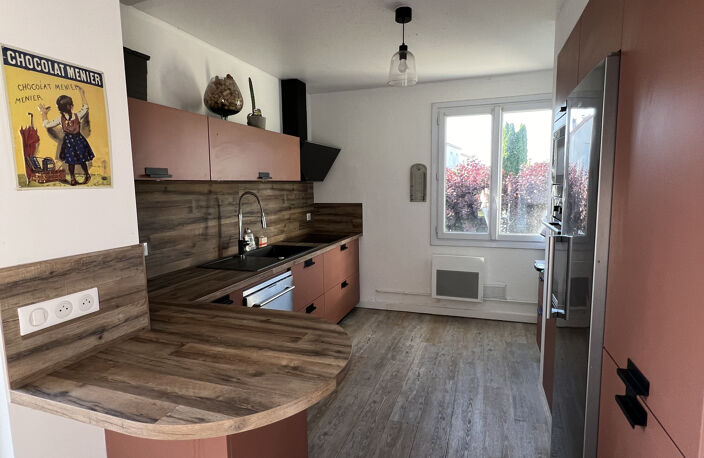 MAISON A SAINTES 4 CHAMBRES ET GARAGE — photo 3