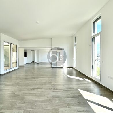 Appartement 6 pièces 220 m²